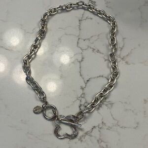 Elegant Silver Necklace with Floral Pendant